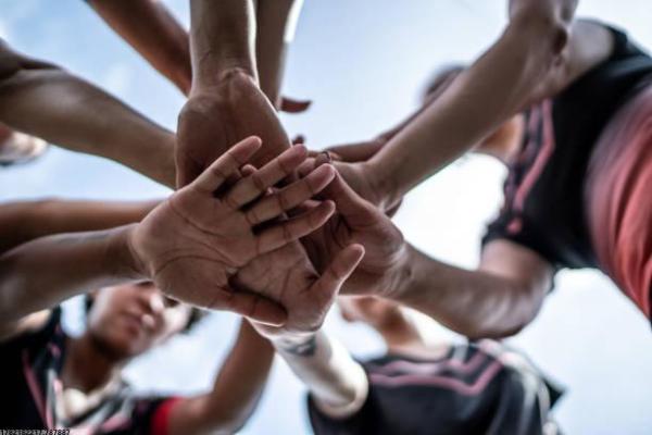 重量体育项目的训练方法与注意事项(图1)