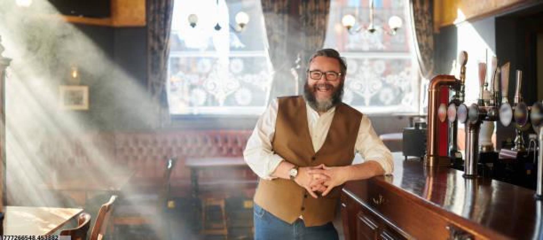 体育设施建造专家团队